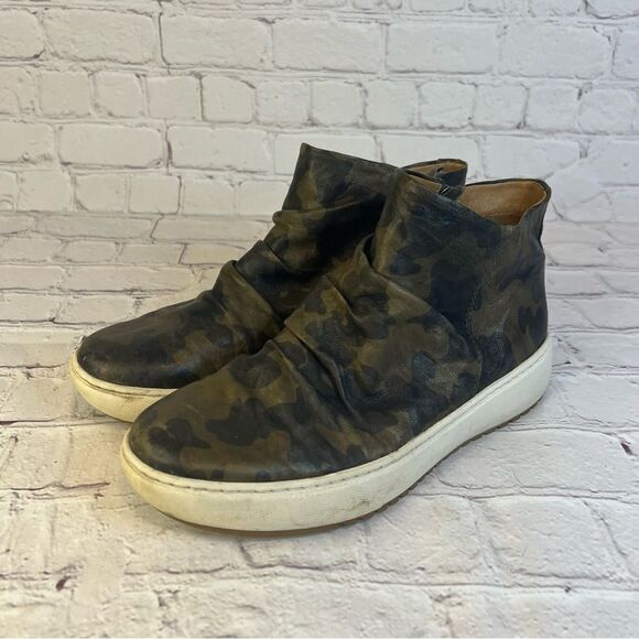 Sofft Waydell Sneaker Boot Womens Boot 9 US OliveCamouflage - Picture 1 of 10